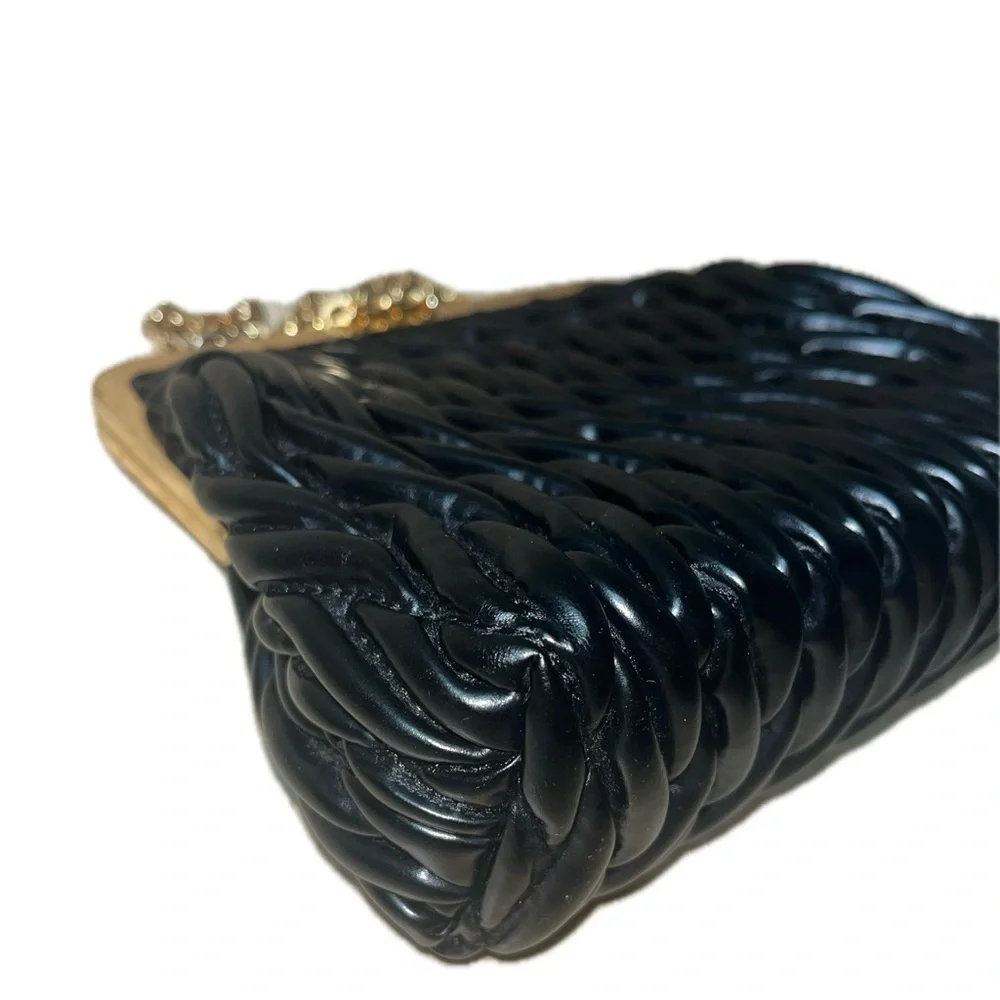 Women’s Evening Party Clutch With Gold-tone Chain Strap, Black Quilted - Picture 9 of 9